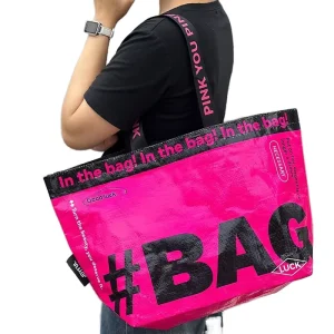Clothing Packaging Reusable Waterproof PP Laminated Woven Folding Storage Bag Long Handles Zipper Closure Custom Printing Large
