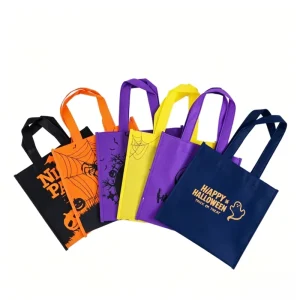 Compact Storage Size Smooth Texture Finish Non Woven Fabric Handbags Recyclable Lightweight Clothing Takeout Packaging Bags