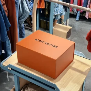 Custom Foldable Rigid Box Magnetic Folding Flat Collapsable Box for Cloth Garment Packaging