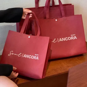 Custom Lightweight Non-Woven Bag Shopping Clothing Packaging Non-Woven Tote Bag for Hand Carrying