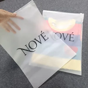Custom Logo Plastic Clothing Packaging Bags Frosted Garment Zipper Bags Apparel Bags for T shirt Pants Hoodie Towel Packaging