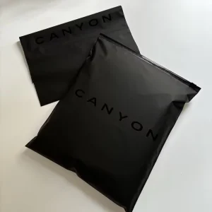 Custom Logo Plastic Poly Transparent Garment Wear Packaging Zipper Bag T Shirt Package Frosted Black Ziplock Bag