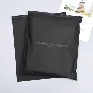 Customized Zipper Clothing Packaging Bag T Shirt Bags Plastic Bags for Underwear CPE Zipper Bags for Clothing Stores