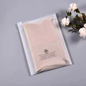 Durable Recyclable CPE Zipper Bags with Silk Screen Custom Logo Printing Eco-Friendly Reusable Packaging for Clothing & Socks