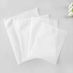 Eco Friendly Frosted Packaging CPE Material Low MOQ Reusable Custom Logo Printed Translucent Resealable Garment Bag
