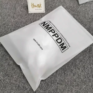 Eco-Friendly Waterproof Frosted Ziplock Bag with Zipper Recyclable Clothing Packing for Clothing Shoes Underwear