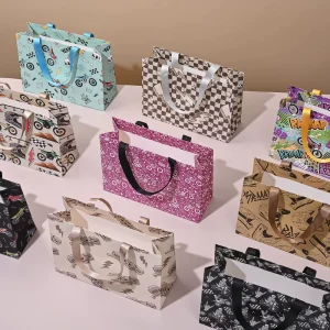 Luxury Clothing Paper Printed Logo Shopping Bags Boutique Recyclable Gift Packing Bag With Ribbon Rope