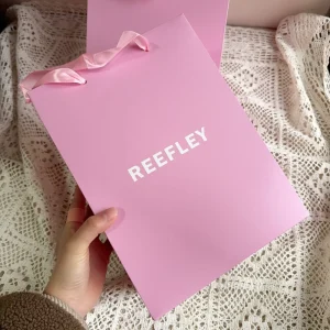 Luxury Custom Pink Art Paper Gift Bag for Clothing Jewelry Packaging Your Own Logo for Supermarket & Exhibition Use