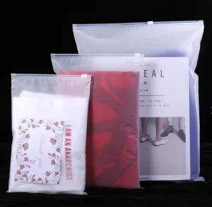 Odor Resistant Durable Plastic Ziplock Bags for Shoes & Clothing Packaging Customizable Size & Color