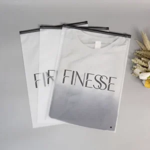 Shirt Pants Packaging Bag Custom Zipper Bags for Clothing Packaging Reusable Clothing Packaging Plastic Bags for Garment Storage