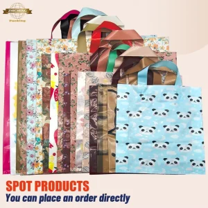 Square Plastic Tote Bag PE Waterproof Anti ultraviolet Shopping Clothing Packaging Bag with Printing Packaging Bag Clothing