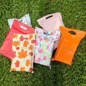 Custom Logo Pink Large Eco Recycled Poly 120 Microns Courier Clothing Packaging Mailing Bag Handle for Socks Fur Lightweight