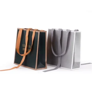 Custom Logo Printed Luxury Paper Gift Bag Packaging Shopping Bag for Clothes Garments Men Women