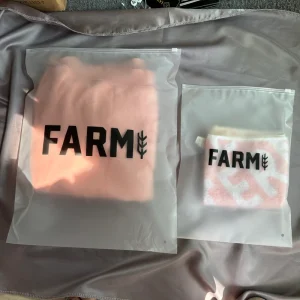 Custom Logo Recycled Pouches Frosted Apparel Ziplock Shipping Clothing Packing Bag Zipper Poly