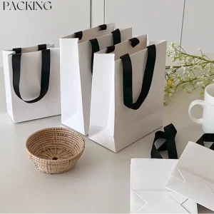 Custom Logo Size Gift Packaging Bags with Size Colour Effect Customised Labels for Gifts