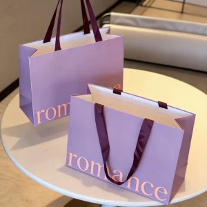 Custom Luxury White Card Paper Bag with Gold Foil Logo for Shopping Gift Clothing Garment Dress Packaging Bag with Handle