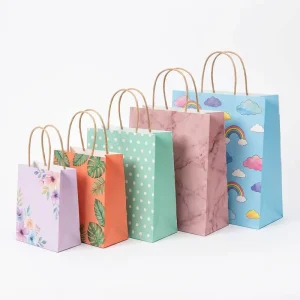 Custom Printed Logo Kraft Paper Packaging Bag with Foil Stamping for Clothing Gift Wrapping and Retail Apparel Packaging