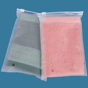 Custom Printing Plastic Poly Zip Lock Packaging Bags for Clothes Zipper Bags With Logo Luxury Clothing Bags Transparent PE