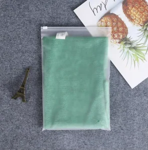 Custom Size Waterproof Frosted Zipper Plastic Recycled Zip Block Packaging Poly Bags for Clothes 10X13 Dress t Shirt