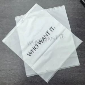 Custom Waterproof Matte Zipper Packaging Bags for Clothing Socks Shoes with Recycled CPE Material and Logo Print
