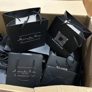 Custom Your Logo Print Black Color Double Sides Printing Rope Carrying Handle Small Size Paper Bag for Small Gift Packaging
