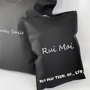 Customized Biodegradable Plastic Matt Black Zipper Bag Zip Lock Bag Poly Bag for Clothing Printed Logo