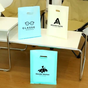 Eco Recyclable T-shirt Bags Custom Logo 1pcs MOQ Premium Garment Packaging for Supermarket Boutique Retail Brands