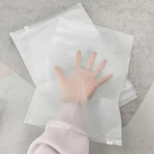 Frosted PE Recyclable Zipper Bags for Clothing Storage & Packaging Plastic Clothing Packaging Ziplock Bag Apparel Poly Bag