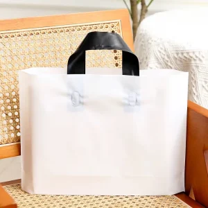 Large Capacity Luxury Custom Printed PE Reusable Plastic Carry Packaging Bags with Handle and Logos