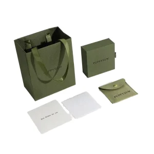 Low MOQ 15*7.5*20cm Printing Personal Logo Clothing and Shoes Packaging Bags