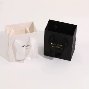 Low MOQ Custom LOGO Paper Packaging Bag for Jewelry Gift Bags and Luxury Brand Packaging for Cosmetic