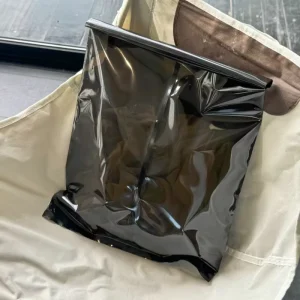 Low MOQ Custom Logo Frosted Poly 0.12mm Thick Reusable Moisture Proof Apparel Garment Packaging Bag