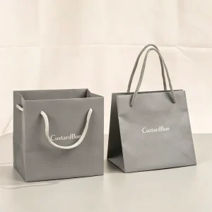 Luxury Custom Logo Shoe Boutique Packaging Gift Paper Shopping Bag for Clothes