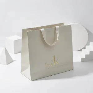 Luxury Eco Friendly Personalized White Paper Product Bags Customized Logo for Dresses Clothing Packaging