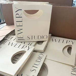 Manufacturer Custom Logo Package Bags for Small Business 250gsm Multi-color Paper Bag Folding Poly Bags for Packaging