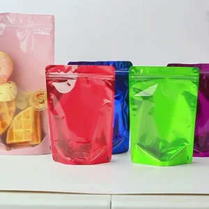 定制徽标印刷PET自封聚酯薄膜密封袋，用于服装鞋类包装，采用凹版印刷和PET+CPP+OPP材料