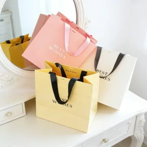 Popular Customizable Logo White Recyclable Luxury Kraft Paper Gift Packaging Shopping Bag with Ribbon Handle Factory Supplied
