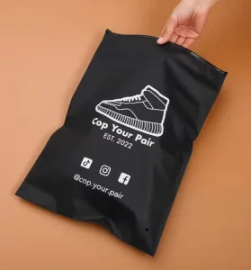 Portable Black Plastic Shoe Storage Bags for Travel Waterproof Matte Zipper Pouch Organizer for Sneakers Boots Custom Logo