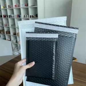 Self Sealing Thickened Pearlized Film Bubble Bag Cushioned Adhesive Envelope for Apparel Courier in Europe America