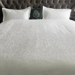 Top Quality and Good Price 60S Pure White Cotton T300 Hotel Jacquard Bedding Sets