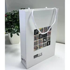 可定制手柄 金/银烫金 UV涂层 购物服装礼品包装袋 纸袋