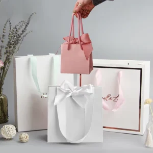 White Small Paper Bags for Dresses Classic Style with Custom Logo Custom Craft Paper Bags